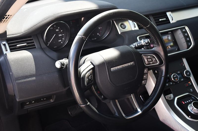 Land Rover Range Rover Evoque 2.0d NAVI PDC - fotka 16 z 35