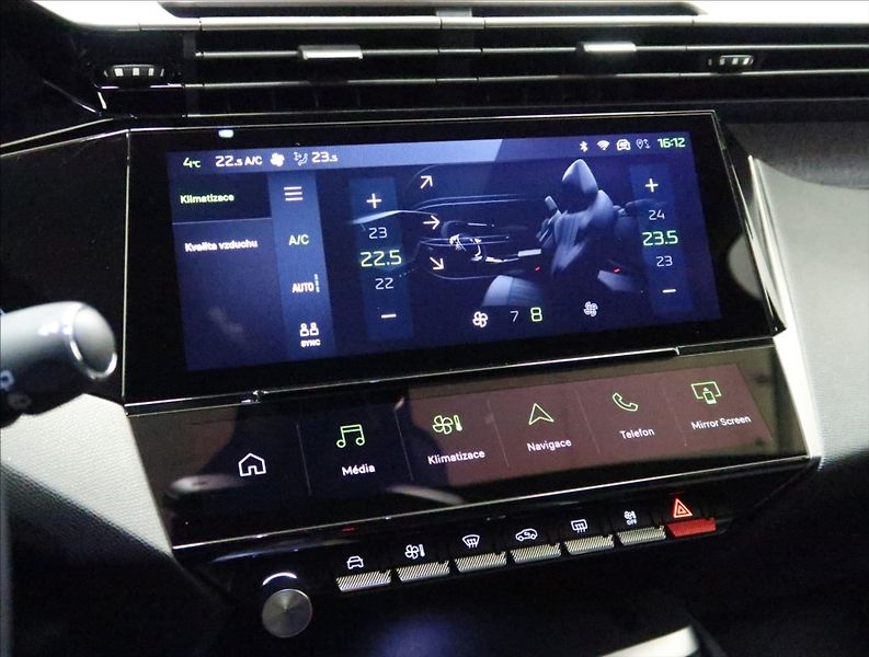 Peugeot 308 1,2 PT ALLURE NAVI KAMERA ČR - fotka 22 z 46