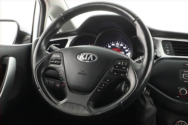Kia Ceed (2018) 1.4 CVVT, Tempomat - fotka 11 z 21