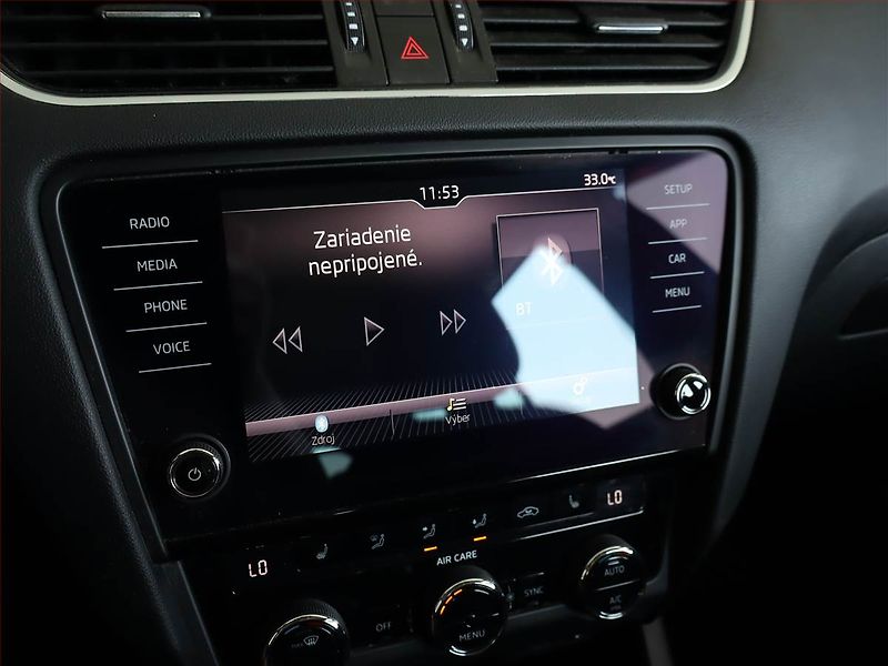 Škoda Octavia (2017) 1.6 TDI, Xenony, Tempomat - fotka 19 z 20