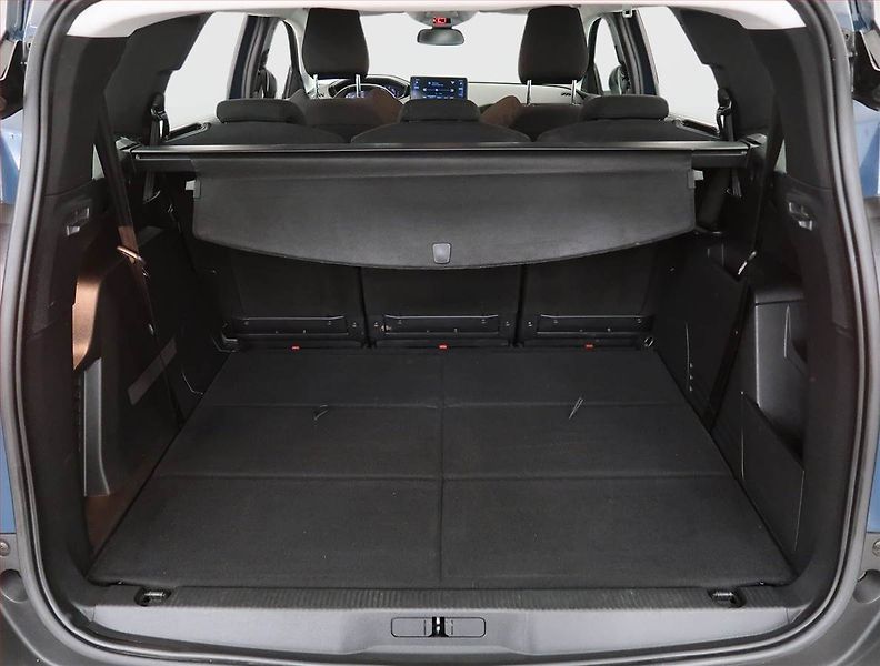 Peugeot 5008 (2022) Active 1.5 BlueHDi, Automat - fotka 14 z 23