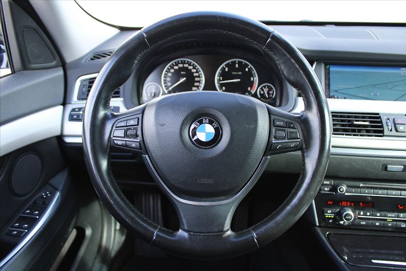 BMW Řada 5 530d GT xDrive LUXURY NAVI - fotka 14 z 27