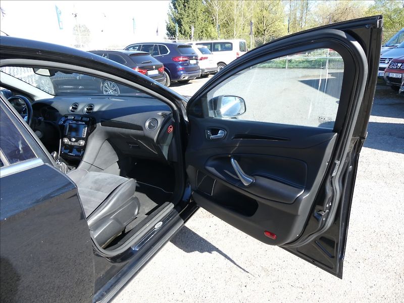 Ford Mondeo 2,2 TDCi NAVI, závěs, TITANIUM - fotka 20 z 39