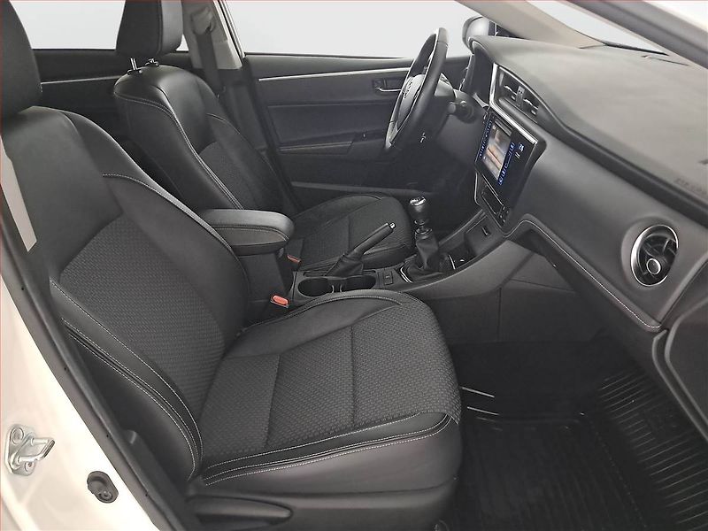 Toyota Corolla (2017) Style 1.6 Valvematic - fotka 9 z 20