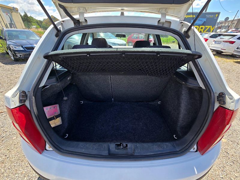 Škoda Fabia (2002) 1.4 i 55kw Elegance - fotka 16 z 22
