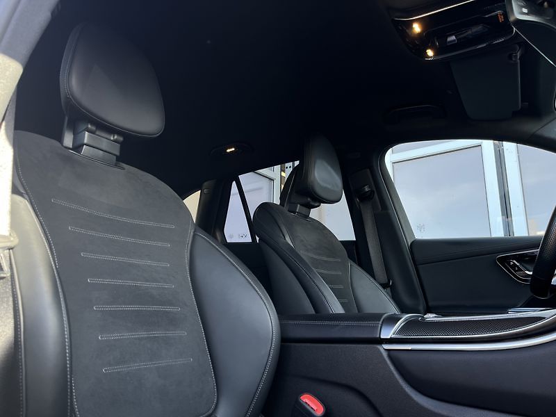 Mercedes-Benz GLC SUV 220 d 4MATIC AMG Line - fotka 16 z 18