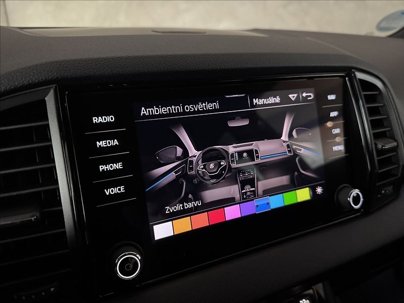 Škoda Karoq 1,5 TSi  DSG Sportline Kessy L - fotka 38 z 49