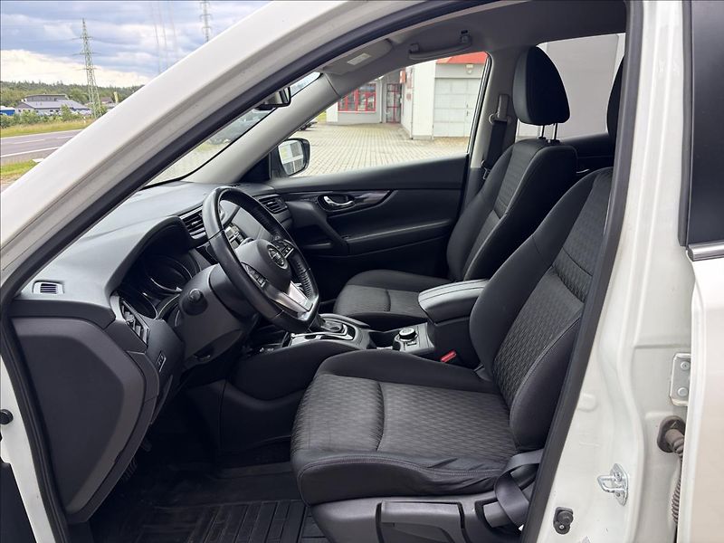 Nissan X-Trail 2,0 Xtronic 4x4 Acenta - fotka 10 z 19