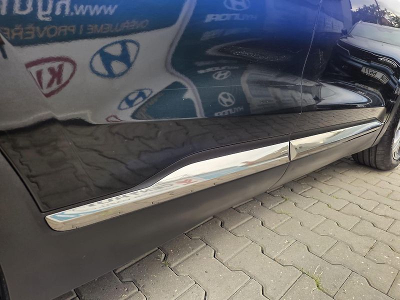 Hyundai Santa Fe 2.2-PREMIUM-AUTOMAT-KŮŽE - fotka 33 z 35