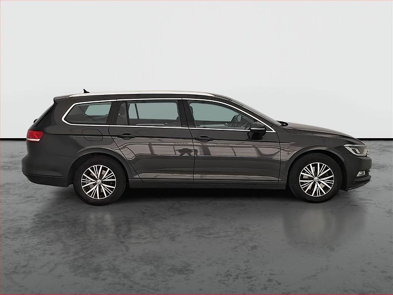 Volkswagen Passat (2019) 2.0 TDI, Serv.kniha, Navi - fotka 6 z 16
