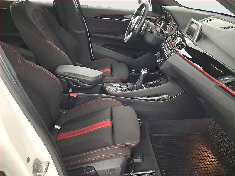 BMW X1 (2017) M Sport xDrive20d, 4X4 - fotka 9 z 20