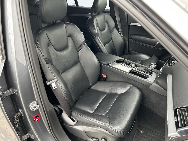 Volvo XC90 2.0 D5 4x4 Mommentum PRO - fotka 12 z 29