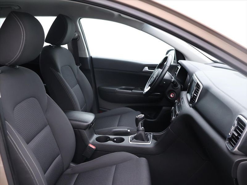 Kia Sportage 1,7 CRDI 85kW Comfort CZ - fotka 12 z 33