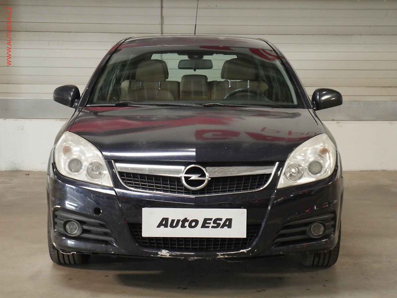 Opel Vectra (2006) 1.9 CDTi, ČR, AC, temp, STK7 - fotka 2 z 17