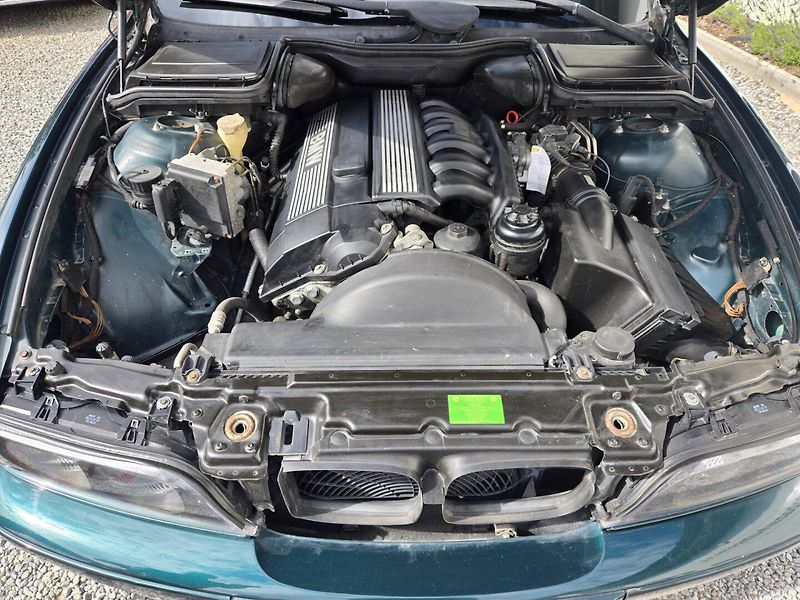 BMW Řada 5 (1997) 2.0 i Serviska - fotka 24 z 25