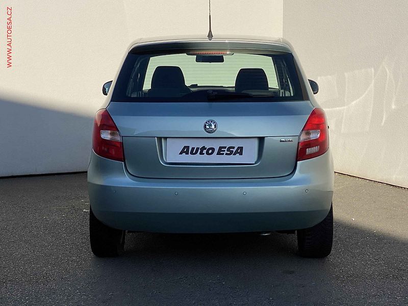 Škoda Fabia (2011) 1.2 TSi, Ambiente, výhřev sed - fotka 5 z 17