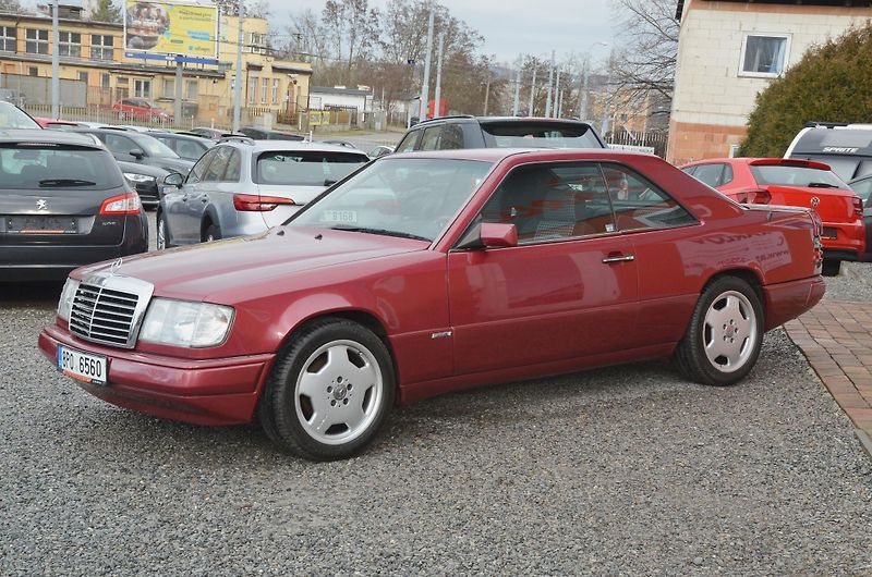 Mercedes-Benz 124 (1988) W124 300 CE 132kW AUTOMAT - fotka 3 z 39