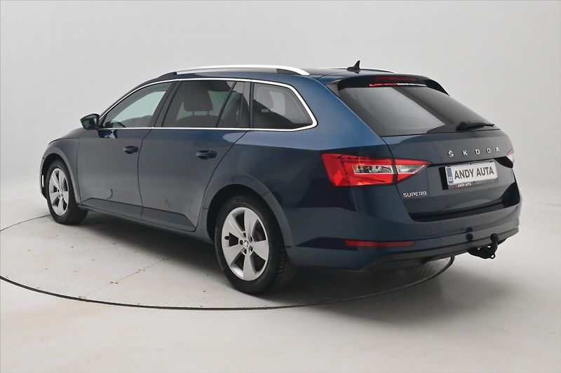 Škoda Superb 2,0 TDI 110kW DSG Style Záruka - fotka 7 z 33