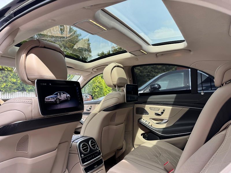 Mercedes-Benz Třídy S S560-4M-DESIGNO-LCD-R20-ČR - fotka 25 z 39