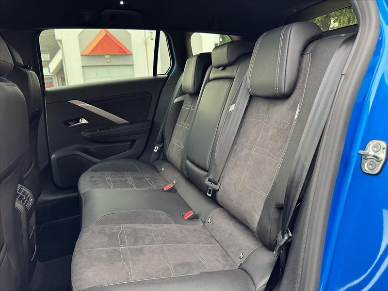 Opel Astra 1,5 ST AT GS - fotka 10 z 17