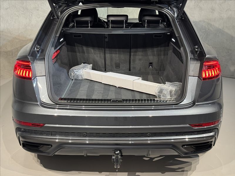 Audi Q8 3,0 TDi  Competition Plus LED - fotka 46 z 48