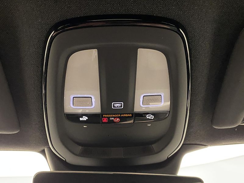 Volvo XC40 (2026) B3 AUT DARK PLUS - fotka 36 z 60
