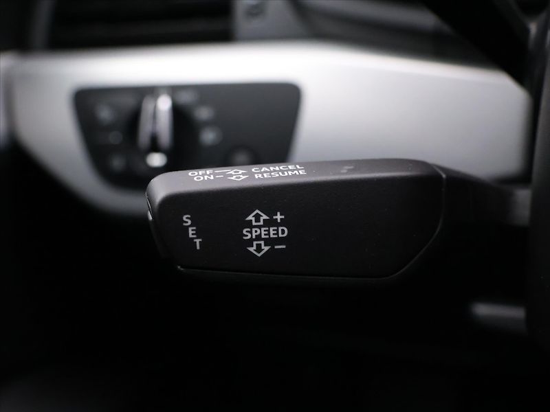 Audi A4 2,0 TFSI 185kW Quattro S-LINE - fotka 18 z 33