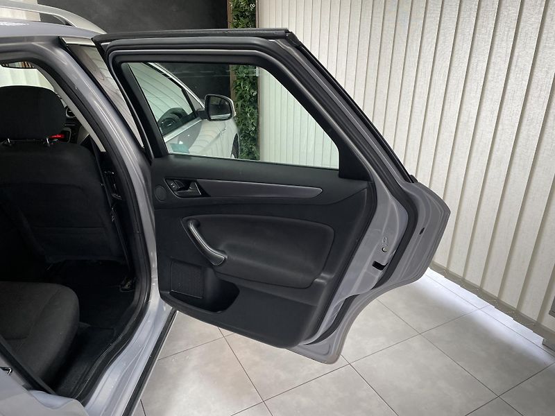 Ford Mondeo 1.6 i 118kW ČR SERVISKA  - fotka 15 z 25
