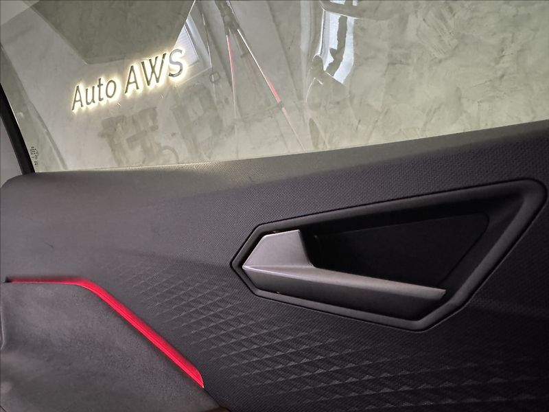 Cupra Born 150kW LED Tepelko Kamera - fotka 47 z 50