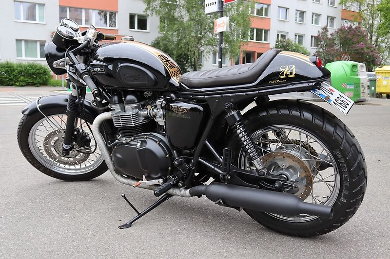 Triumph Bonneville (2001) BONNEVILLE 800 CAFÉ RACER - fotka 5 z 22