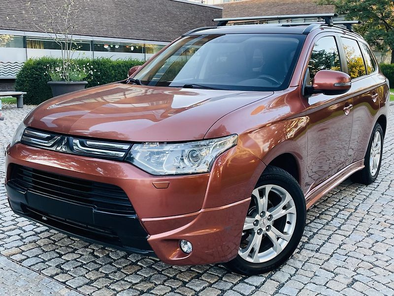 Mitsubishi Outlander 2.2D 4x4 7MÍST KAMERA SERVISKA - fotka 1 z 47