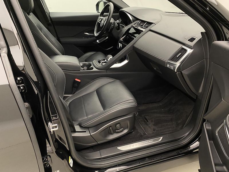 Jaguar E-Pace P250 R-DYNAMIC SE AWD AUT - fotka 23 z 44