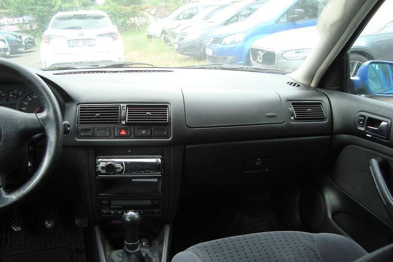 Volkswagen Golf (1998) 1.9 TDi,81 kw - fotka 20 z 35