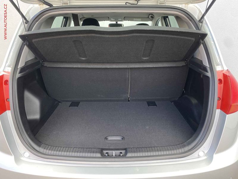 Kia Venga (2016) 1.4i, Výhřev sed, TZ - fotka 7 z 18