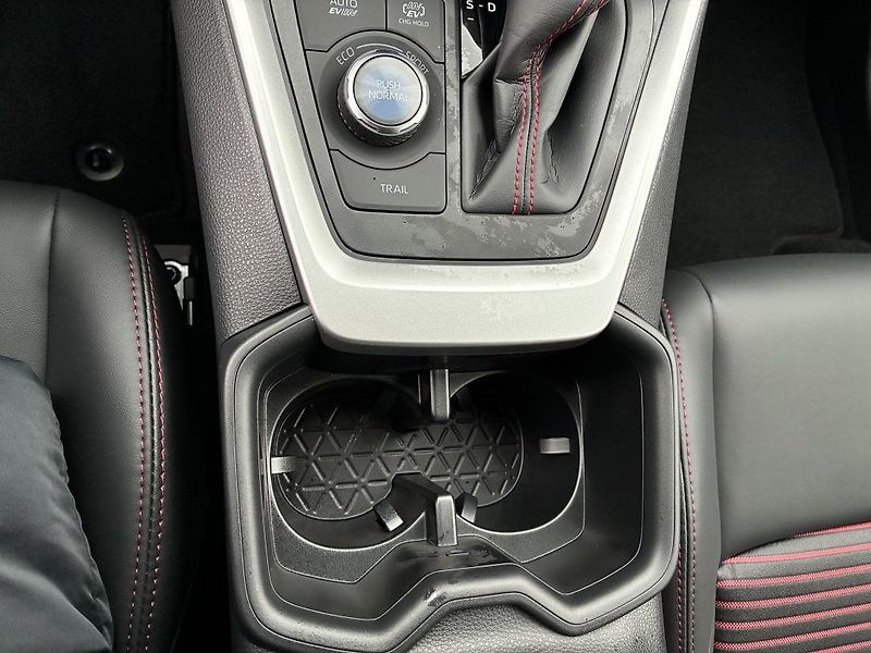 Toyota RAV4 2.5 Plug-in 185 Selection - fotka 25 z 27