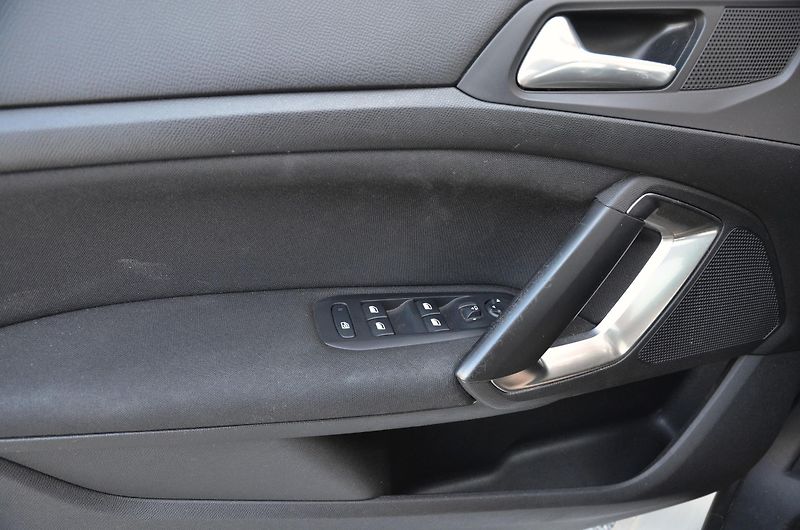 Peugeot 308 (2017) SW 1.2 96kW Allure / AUTOMAT - fotka 22 z 39