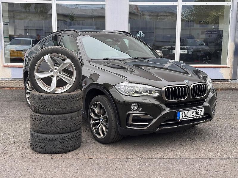 BMW X6 (2014) 4.4 V8 (449k) xDrive50i - fotka 2 z 51