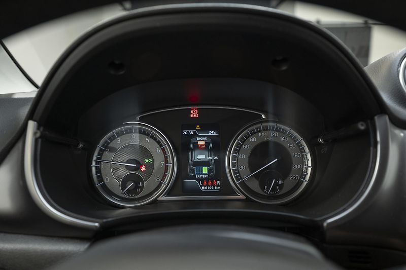 Suzuki Vitara (2023) Hybrid 1.4 95 kW - fotka 10 z 34