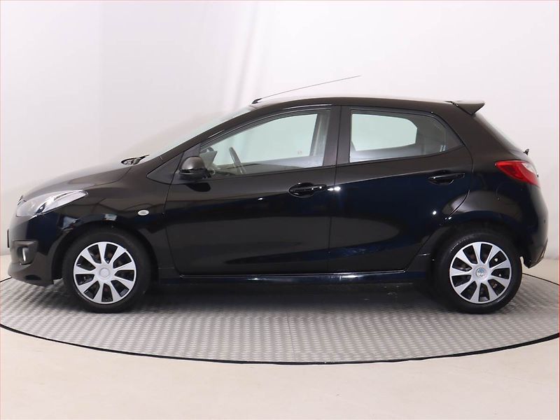 Mazda 2 (2008) 1.5 i, Tempomat, Park. senzory - fotka 3 z 15