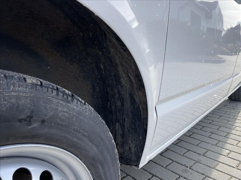 Volkswagen Transporter 2,0 TDi 75kw 6míst Tažné Klima - fotka 37 z 40