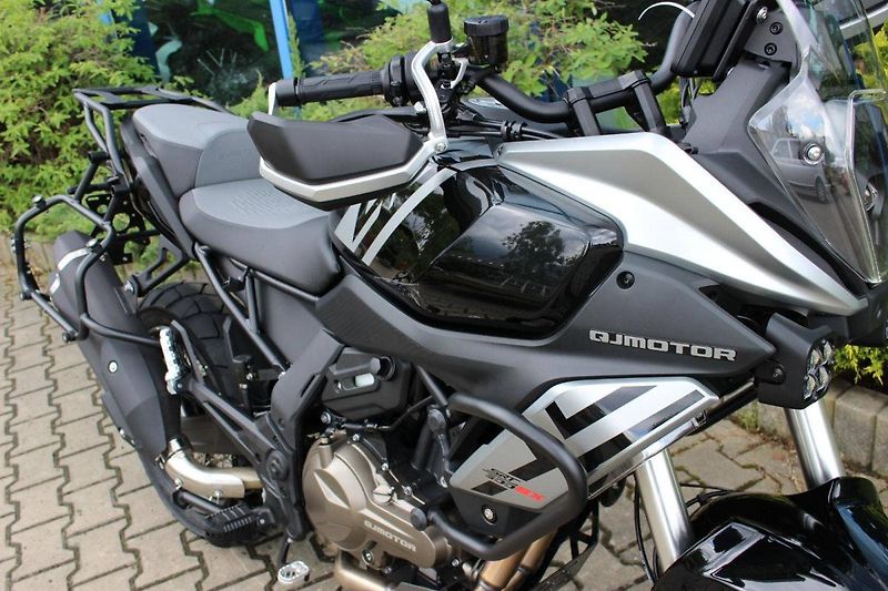 QJ Motor (2026) SRT 600 SX 2026 SKLADEM VČ KUF - fotka 2 z 8