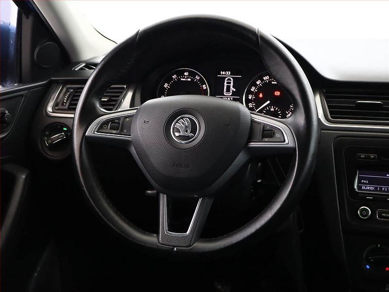 Škoda Rapid (2015) Spaceback 1.2 TSI, ČR,1.maj - fotka 13 z 13