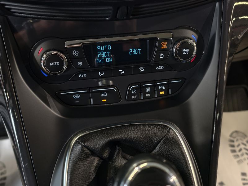 Ford Kuga 1.5 EcoBoost 110kW TITANIUM - fotka 17 z 24