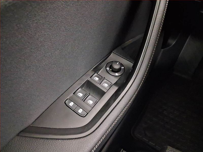 Škoda Superb (2022) 2.0 TDI - fotka 18 z 20