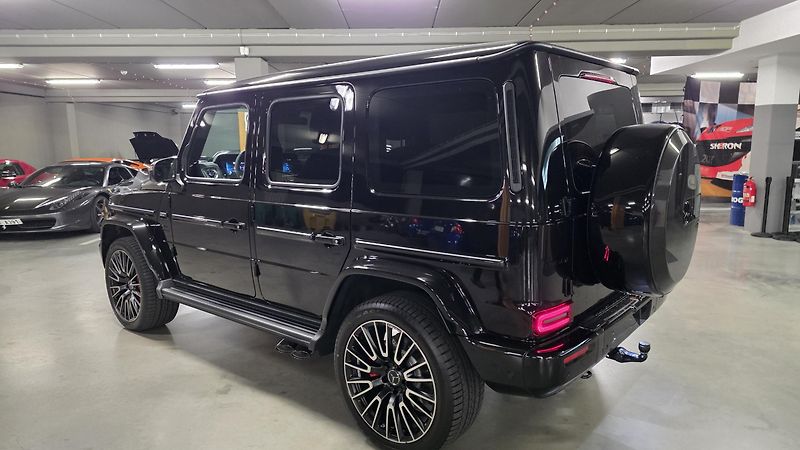 Mercedes-Benz Třídy G (2026) G63AMG NEW MAX CARBON A22 - fotka 5 z 8