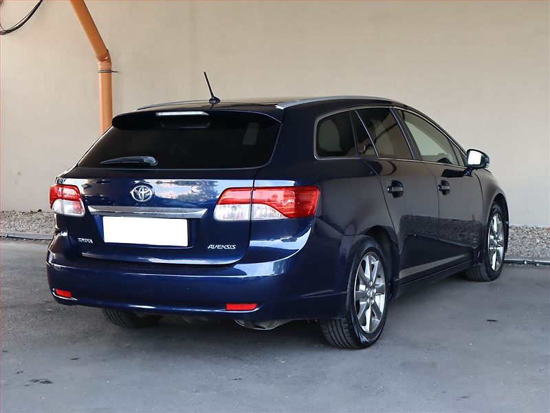 Toyota Avensis (2012) 1.8 Valvematic, Automat - fotka 5 z 18