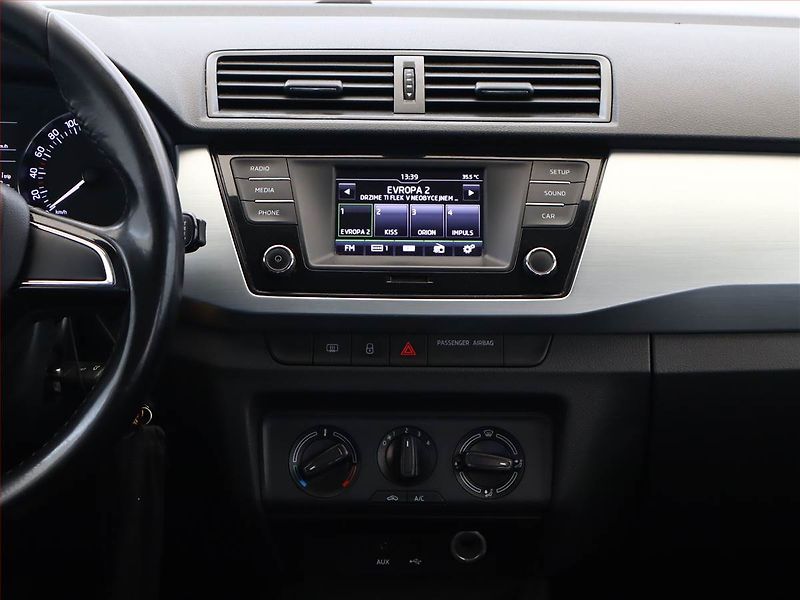 Škoda Fabia (2015) 1.4 TDI, nová STK, slušný stav - fotka 9 z 11