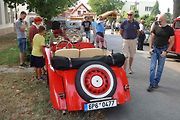 Krása a elegance starých strojů na veteránské vyjížďce plzeňského Veteran Car Clubu v Radobyčicích.