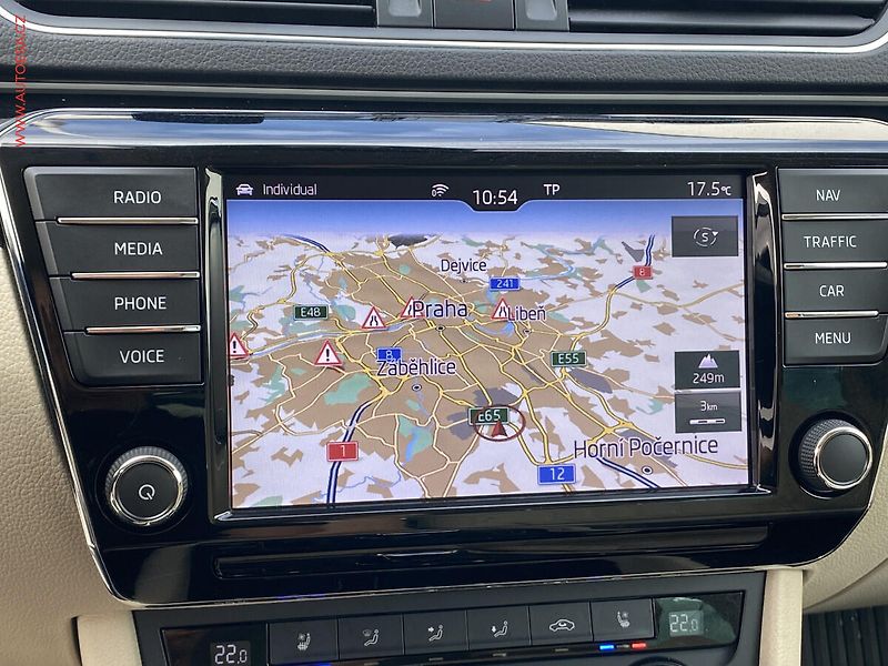 Škoda Superb (2016) 2.0TDi, ČR, L&K, DSG, bixen - fotka 19 z 23