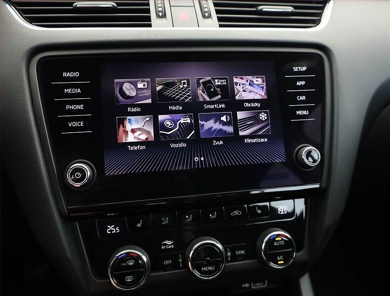 Škoda Octavia (2018) 1.6 TDI, Serv.kniha, Tempomat - fotka 14 z 16